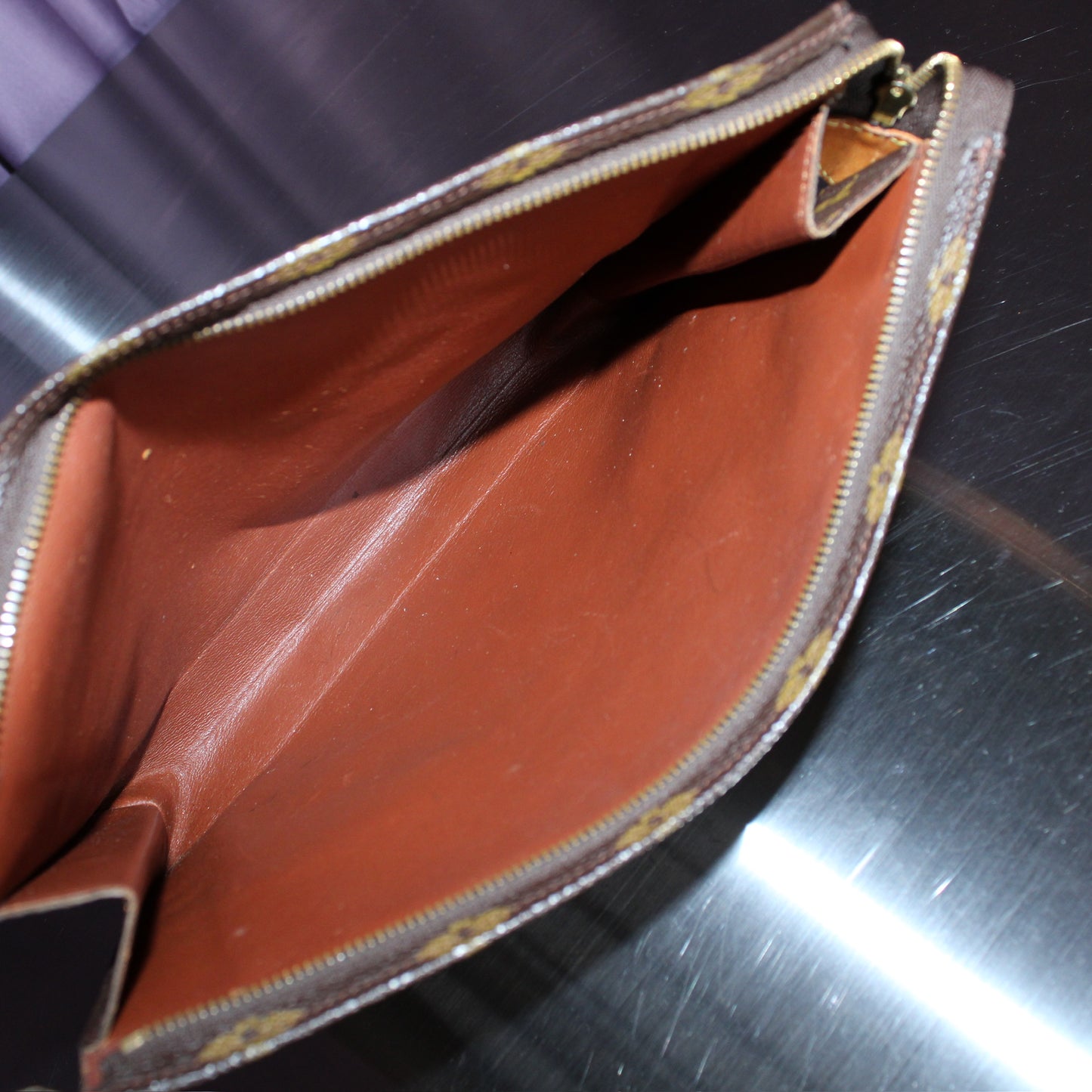 LV Poche Toilette