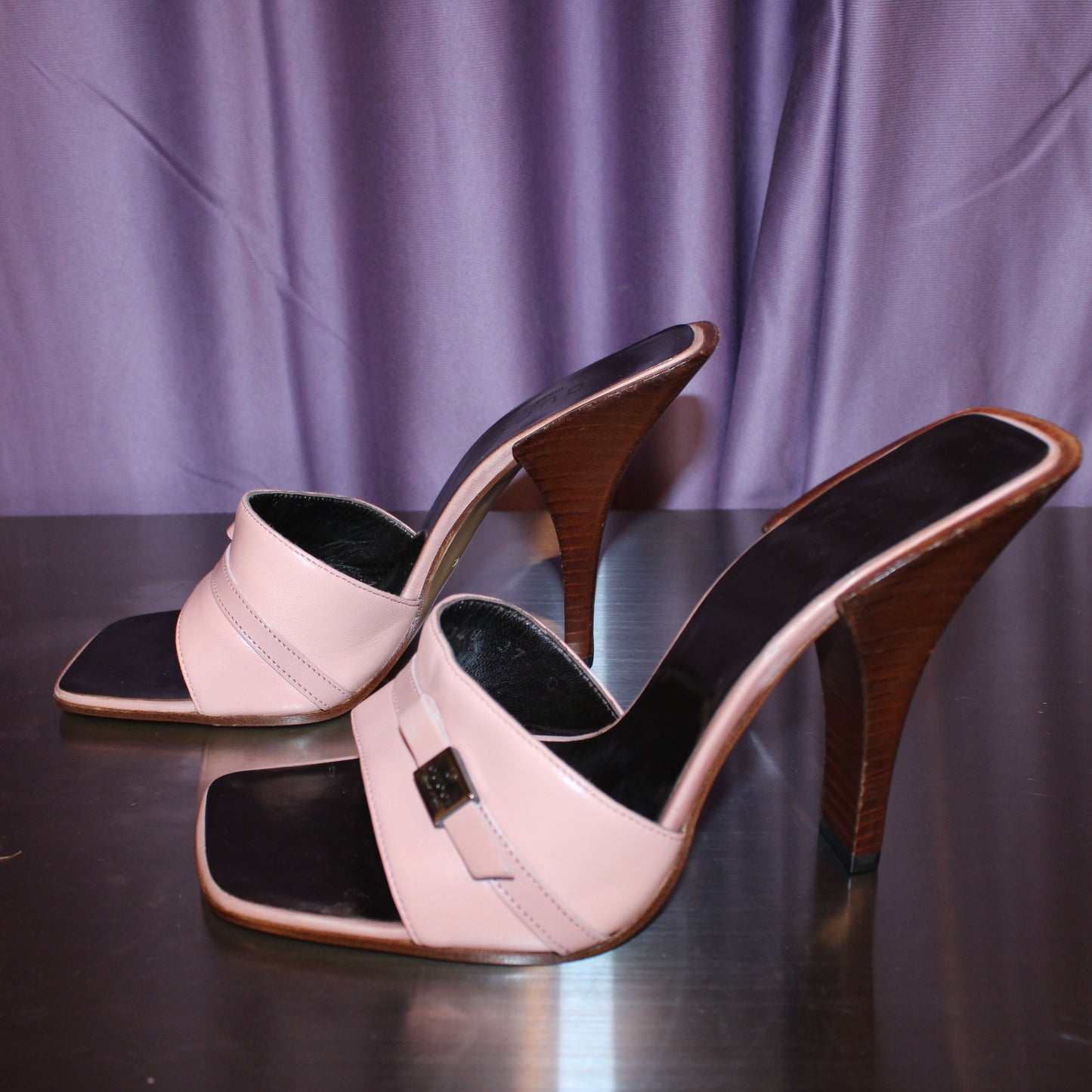 Tom Ford Era Gucci Pink Leather Heels