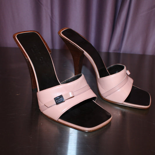 Tom Ford Era Gucci Pink Leather Heels