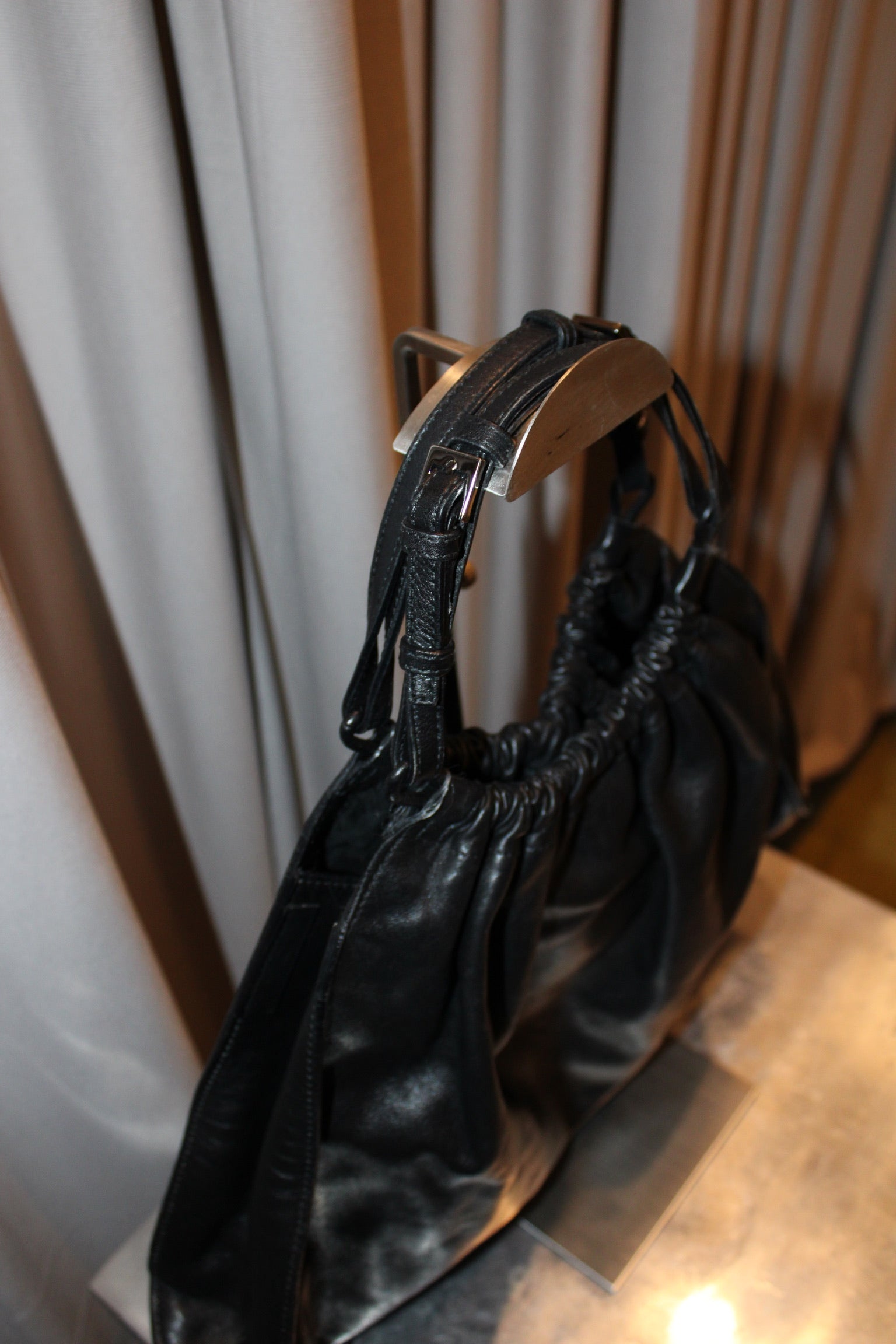 Tom Ford Era Gucci Black Leather Hand Bag