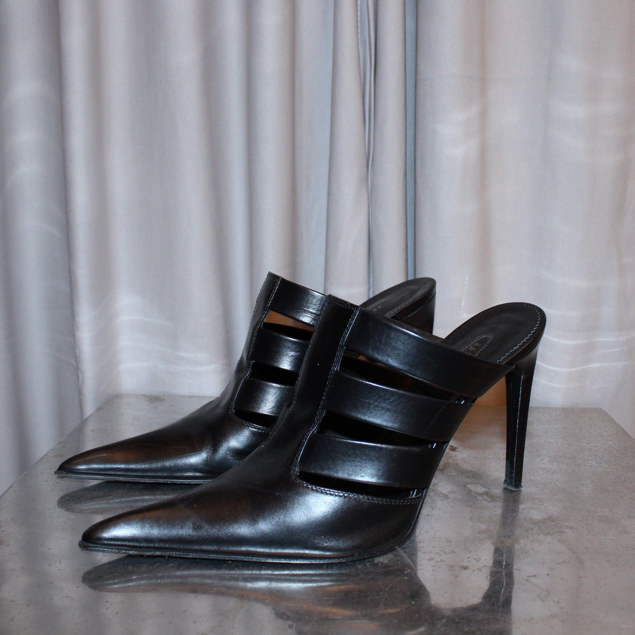 Le Silla Heels