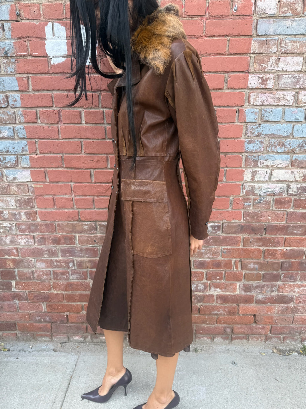 Vintage Leather Jacket with Adjustable Fur Collar