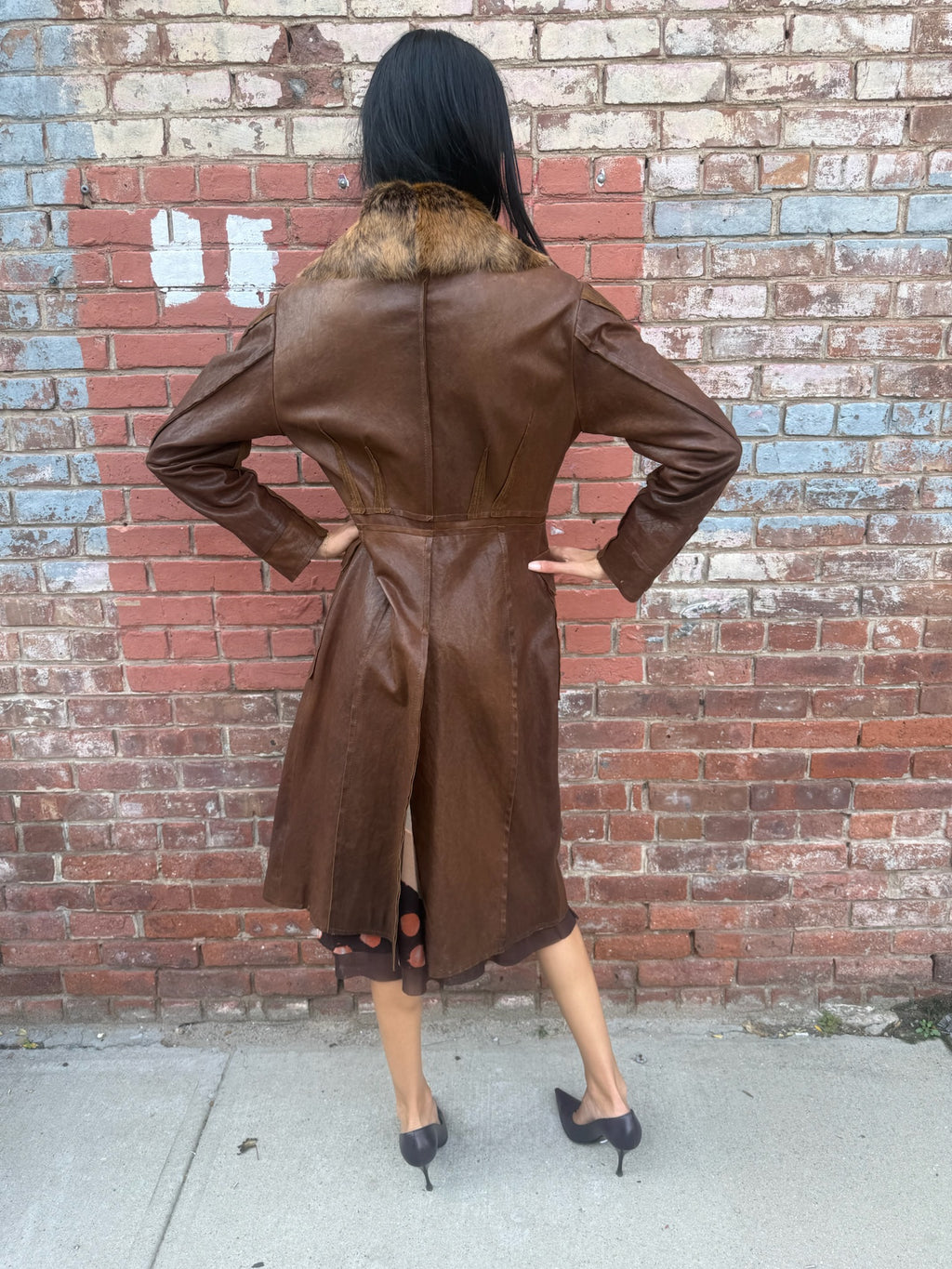 Vintage Leather Jacket with Adjustable Fur Collar
