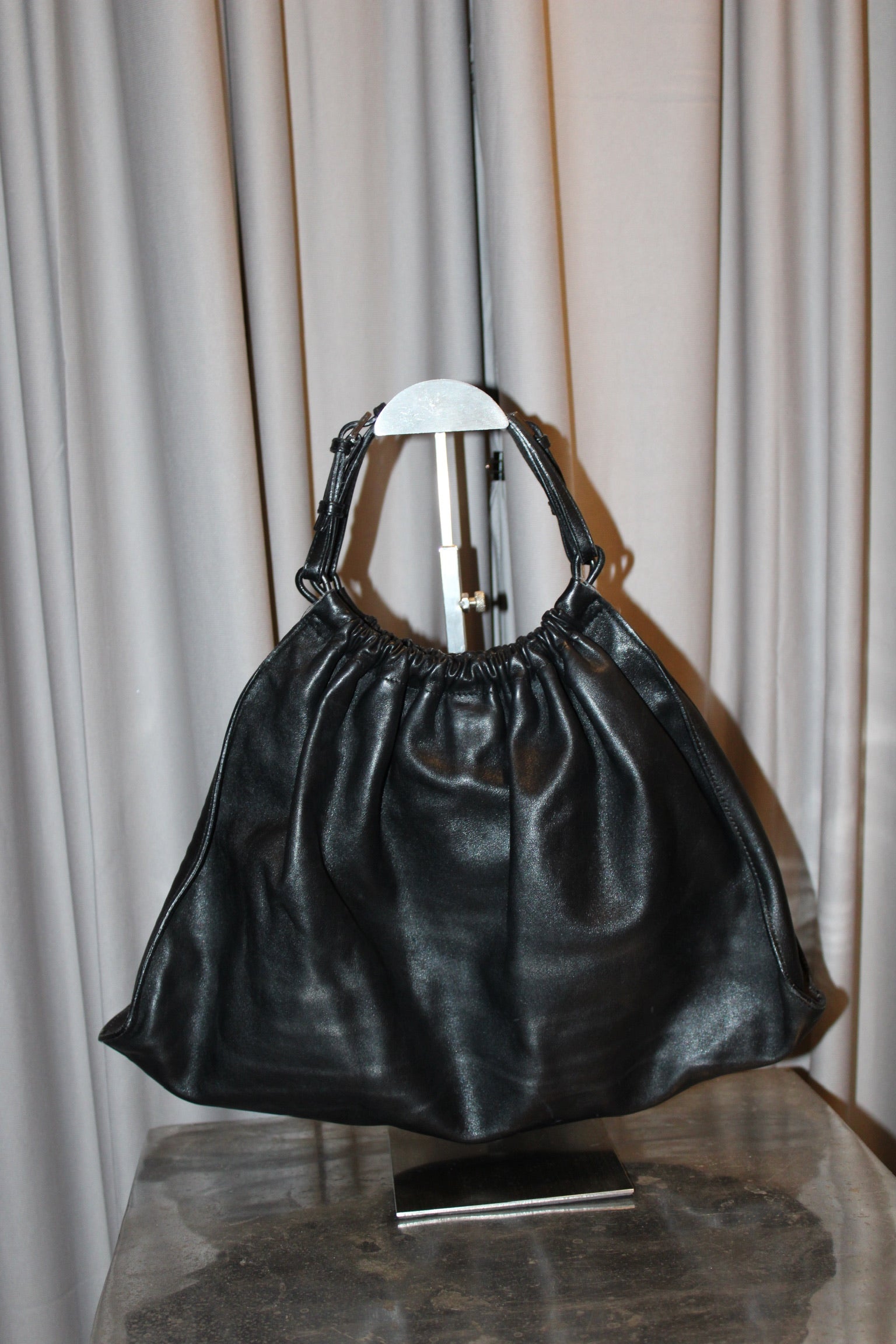 Tom Ford Era Gucci Black Leather Hand Bag