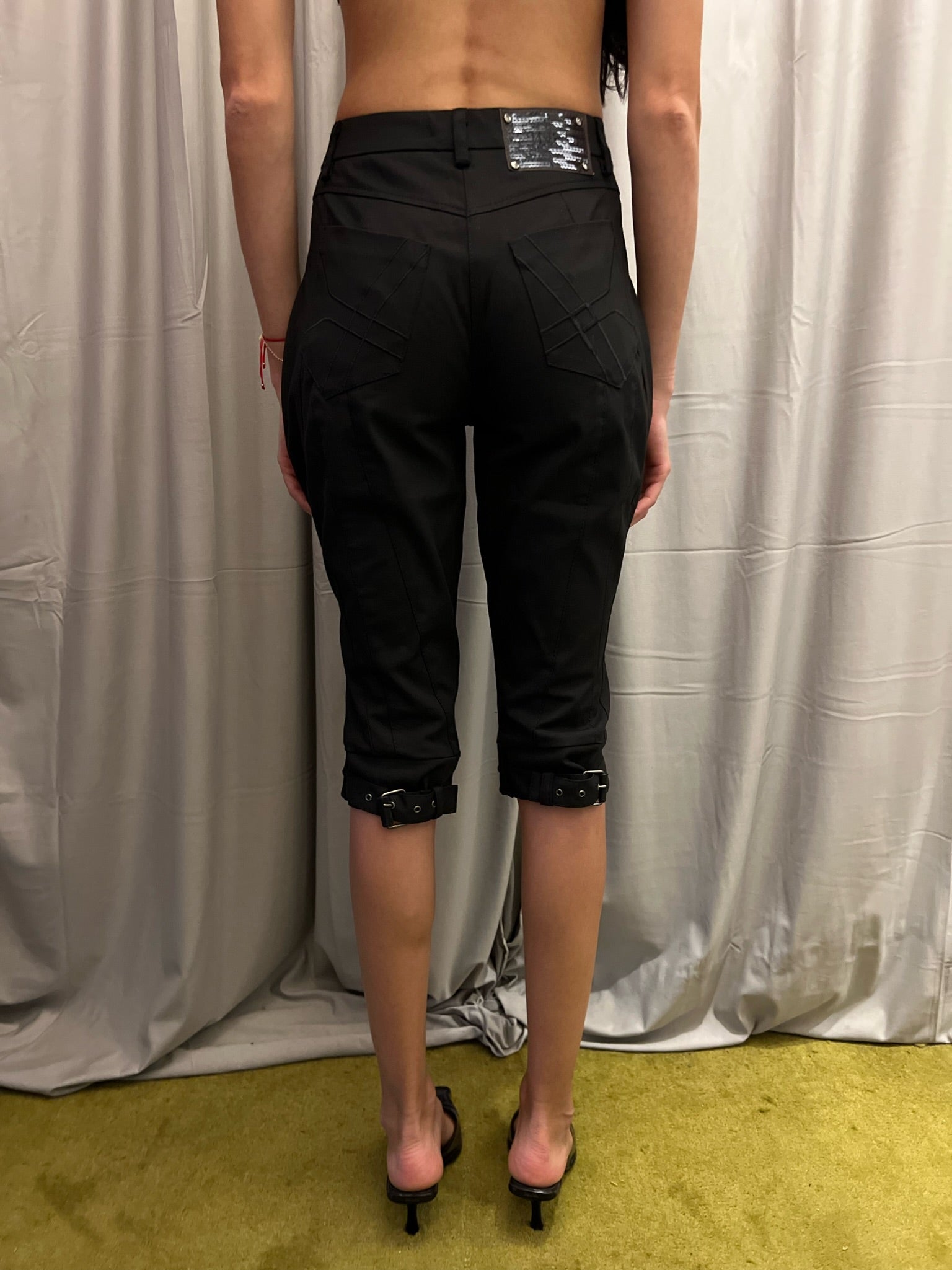 Pinko capri pants
