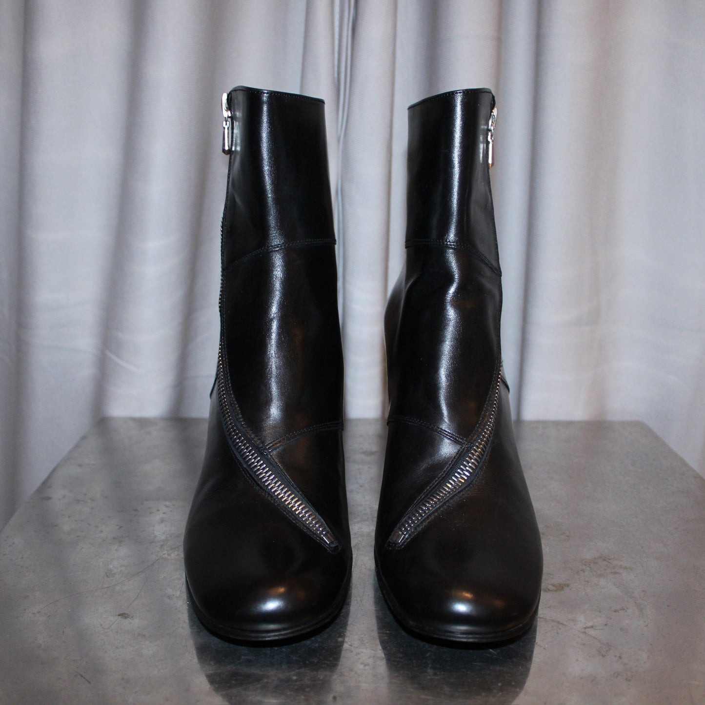 Free lance zipper heels