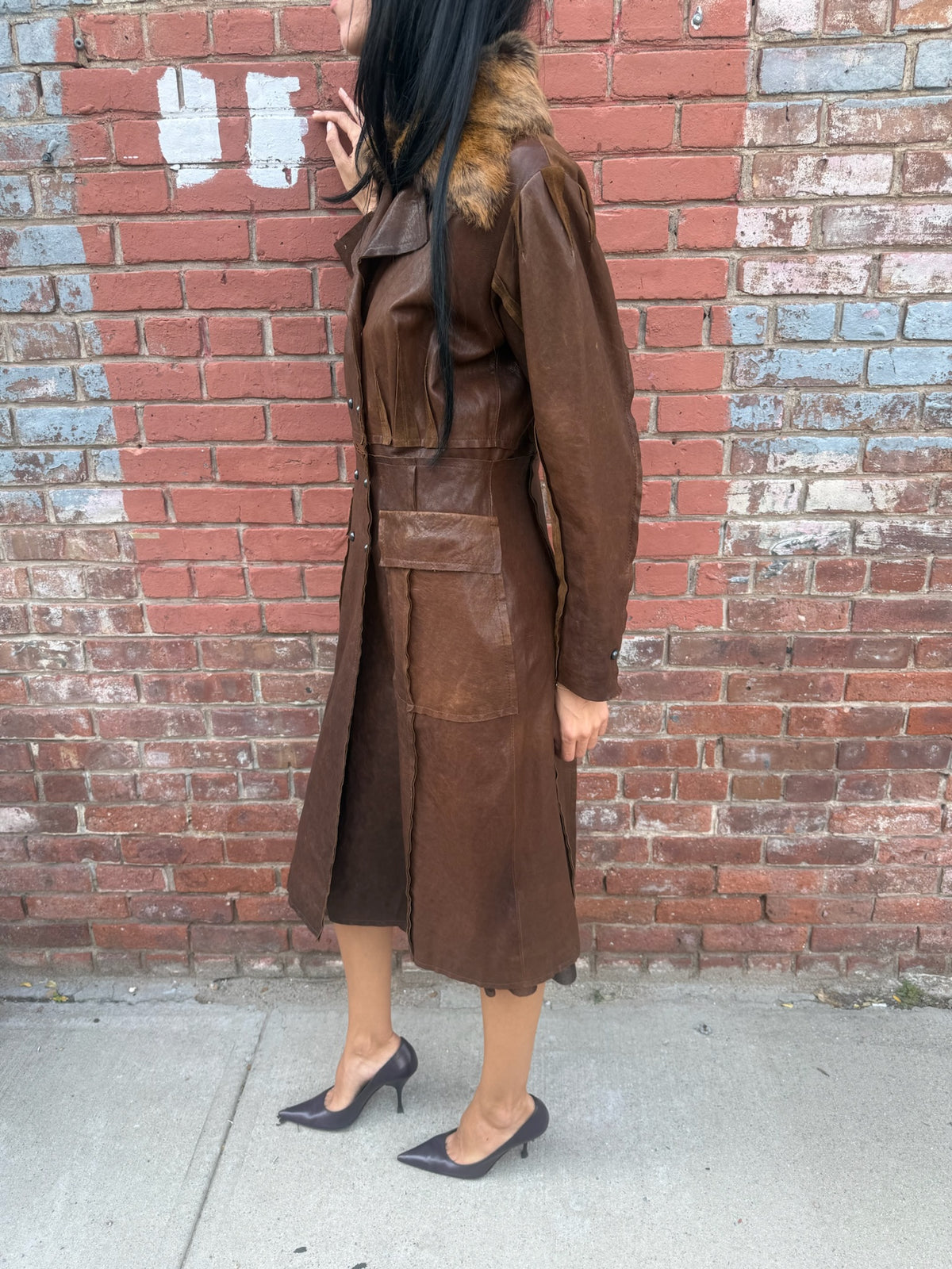 Vintage Leather Jacket with Adjustable Fur Collar