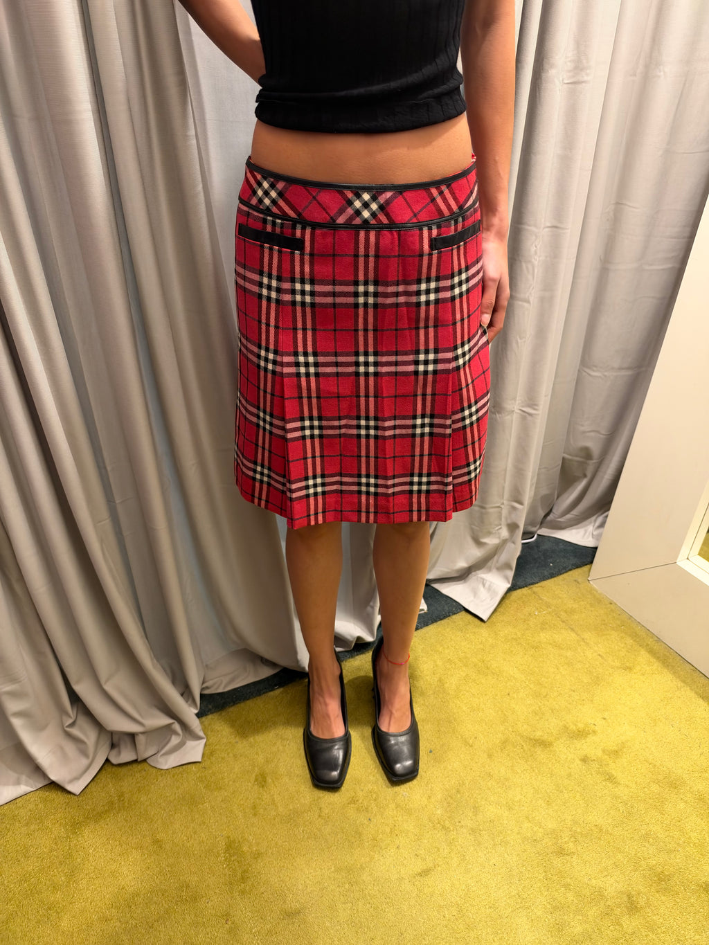 Vintage Burberry Wool Pink Pleated Skirt